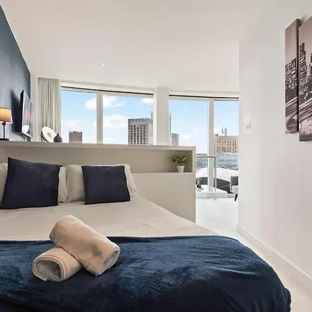 Luxury Rotunda With Free Voucher In New Street Apartment