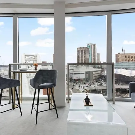 Luxury Rotunda With Free Voucher In New Street Apartment *